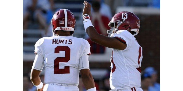 La historia entre Tua Tagovailoa y Jalen Hurts